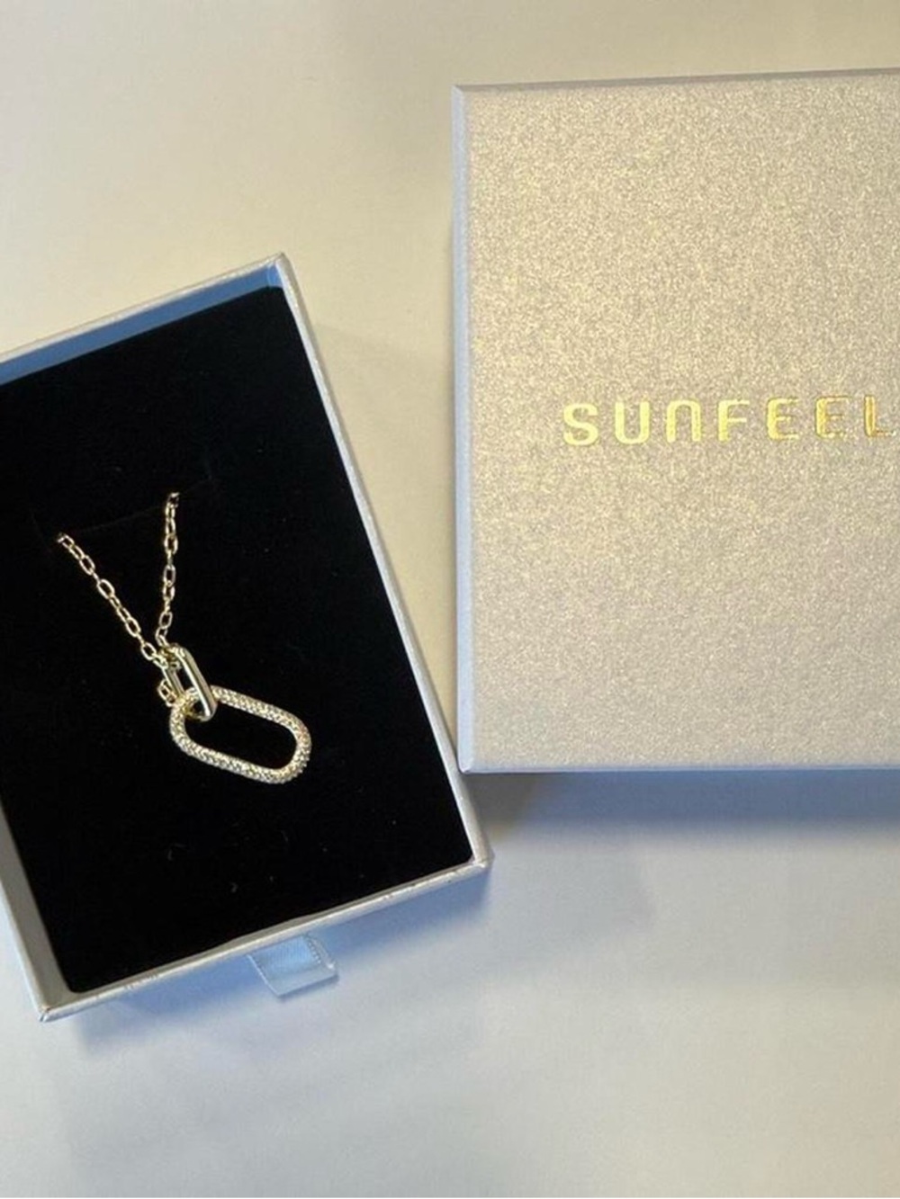 Gold Interlock Pendant Necklace / Gift Bag and Box / Jewelry Cleaner - Picture 3 of 5